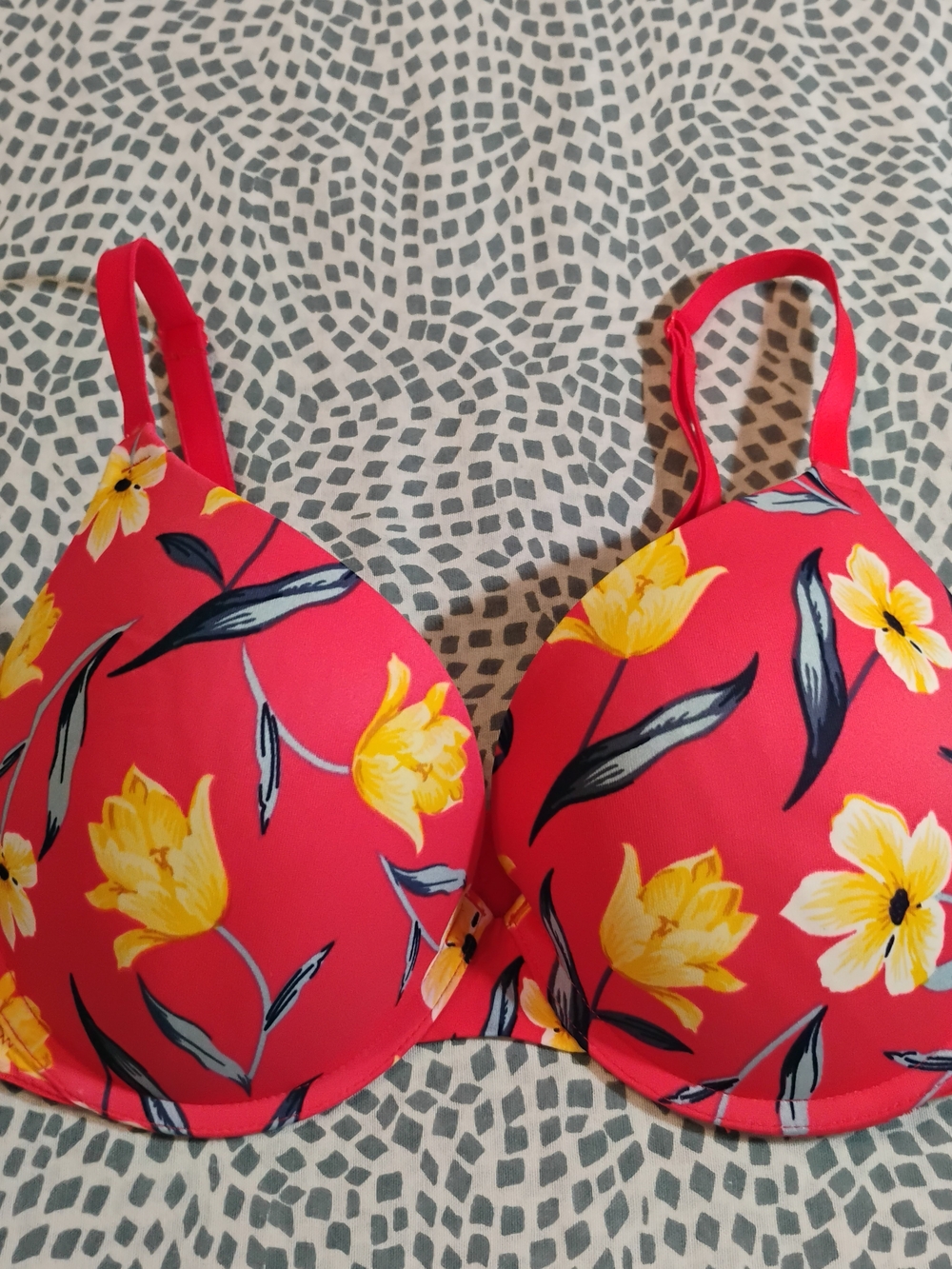 Victoria's Secret PINK Push-Up Bra  Size 34D